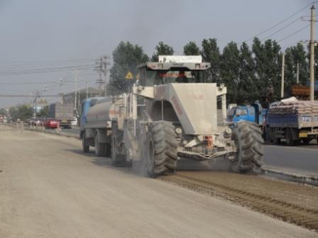WR2300L，長(zhǎng)葛S325水穩(wěn)路基冷再生
