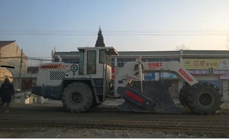 WR2300E，安徽壽縣水穩(wěn)冷再生