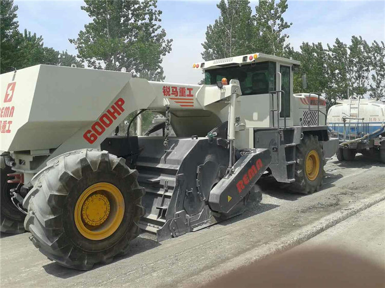 WR2300V，河南淮陽S206省道施工